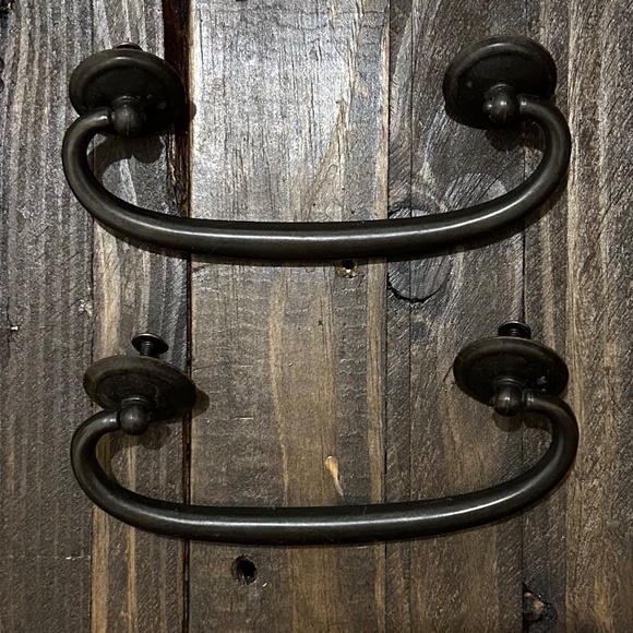 Pair of Cabinet Pulls w/Hardware - Picture 2 of 6